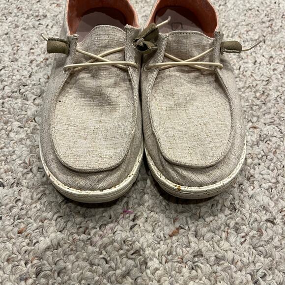 Hey Dude Canvas Slip On Sneakers Womens Sz 9 Oatmeal Beige Casual Lightweight - Picture 7 of 7
